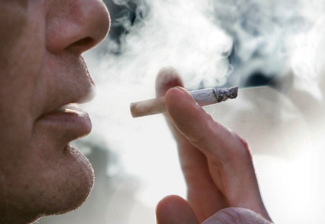 Thành phần nicotin chứa trong thuốc lá ảnh hưởng trực tiếp tới sinh lý nam 
